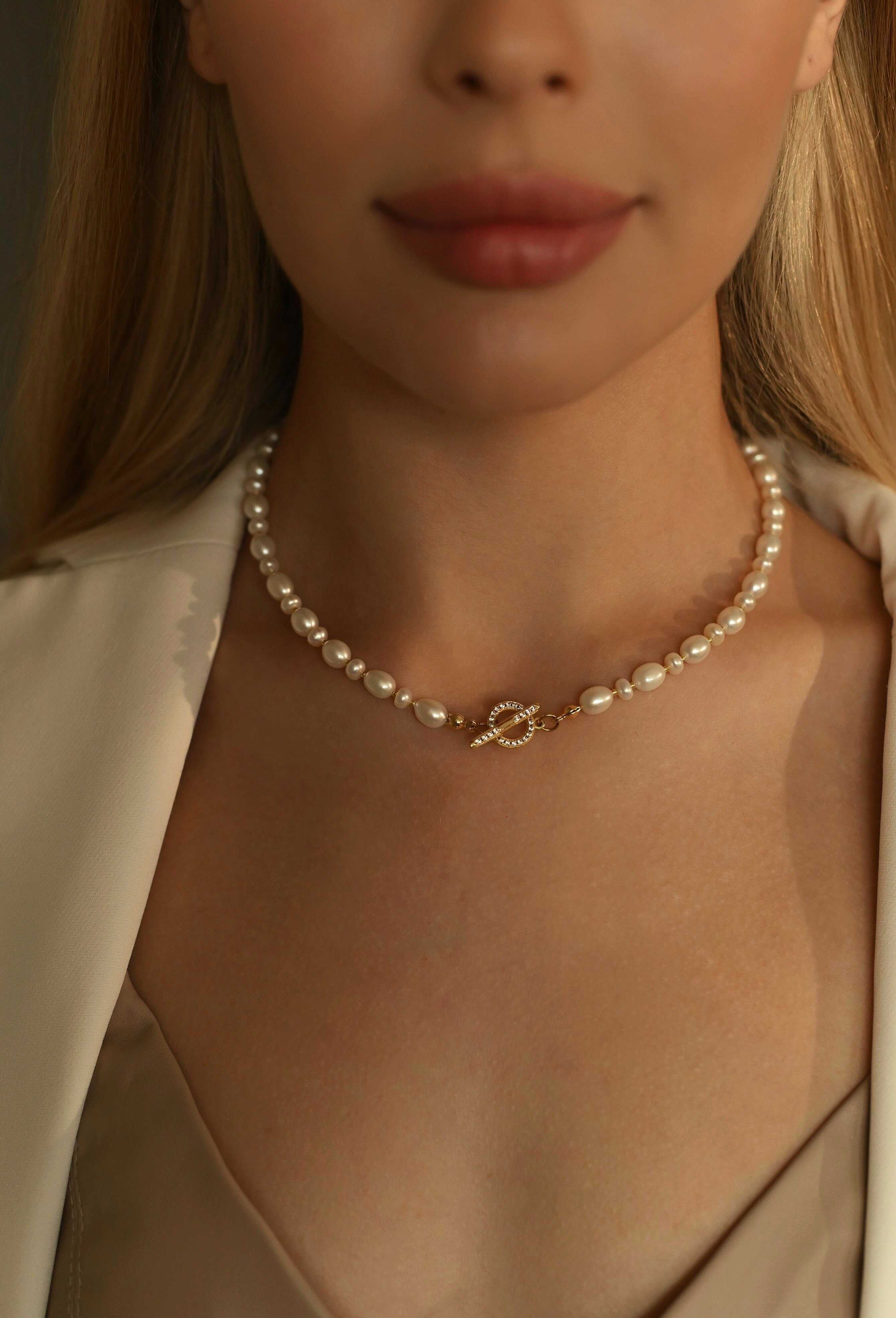 Delicate freshwater pearl necklace with 18K gold plated toggle clasp adorned with moissanite stones, elegant bridal and bridesmaid jewelry gift