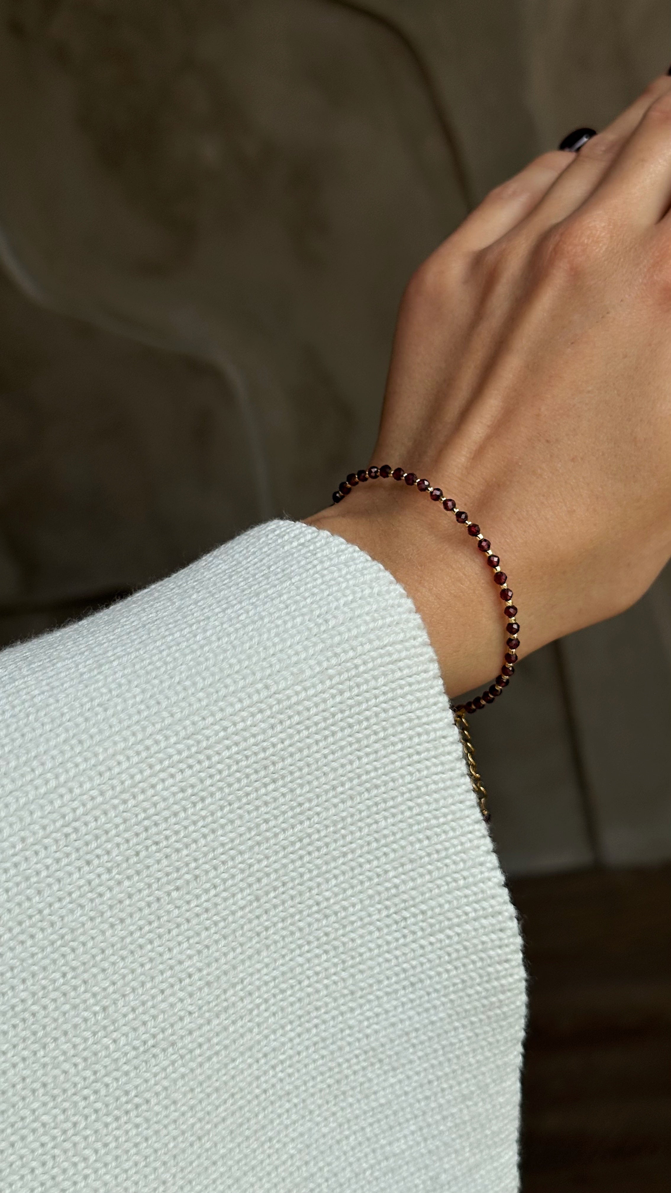 Elegant garnet and Japanese bead bracelet with 18K gold stainless steel hardware – handmade jewelry by Lamari