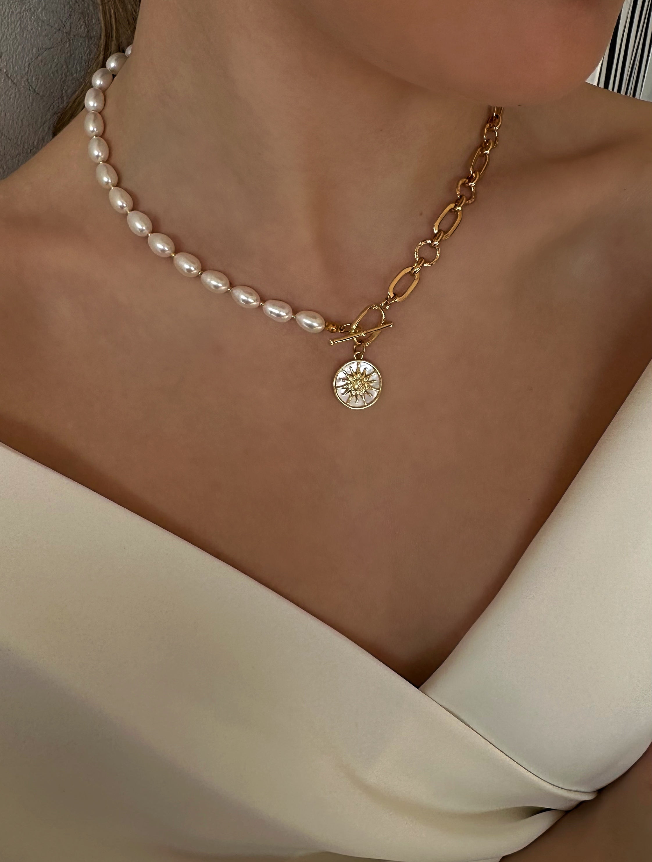 Half pearl half chain toggle necklace with gold sun pendant, celestial freshwater pearl choker, handmade jewelry gift for her